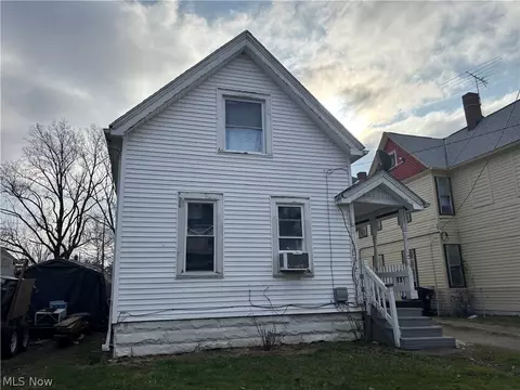 3291 W 54th St, Cleveland, OH 44102