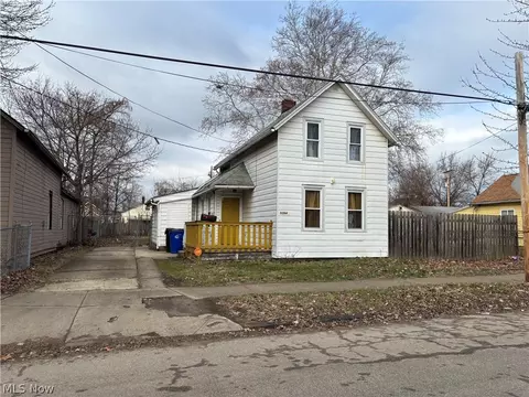 3264 W 54th St, Cleveland, OH 44102