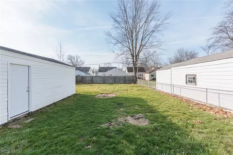Exterior - 609 Princeton Ave, Elyria, OH 44035 photo 3 of 6