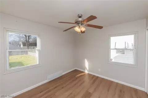 Bedroom - 609 Princeton Ave, Elyria, OH 44035 photo 4 of 8