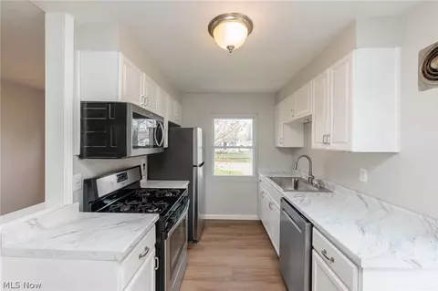 Kitchen - 609 Princeton Ave, Elyria, OH 44035 photo 2 of 4