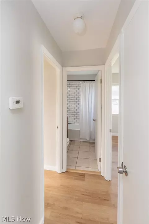 Entry Way - 609 Princeton Ave, Elyria, OH 44035 photo 3 of 7