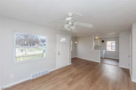 Living - 609 Princeton Ave, Elyria, OH 44035 photo 2 of 3
