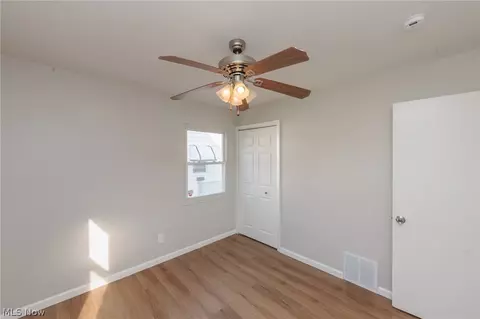 Bedroom - 609 Princeton Ave, Elyria, OH 44035 photo 5 of 8
