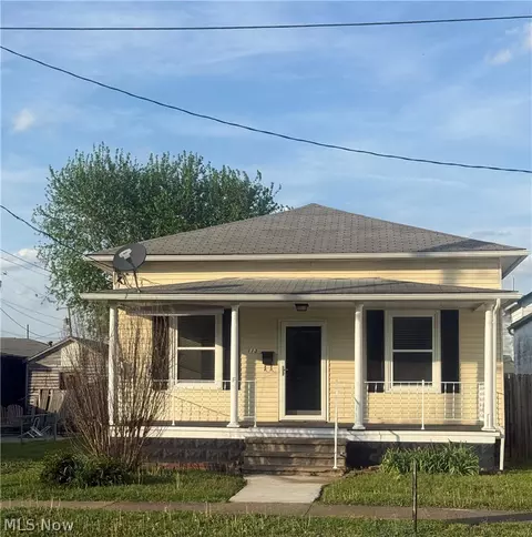 113 Creel St, Saint Marys, WV 26170