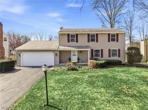 8984 Sherwood Dr NE, Warren, OH 44484