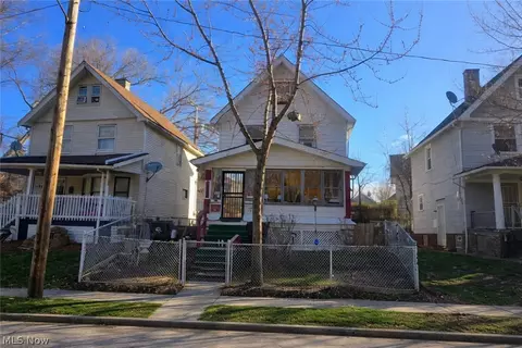 1107 Galewood Dr, Cleveland, OH 44110
