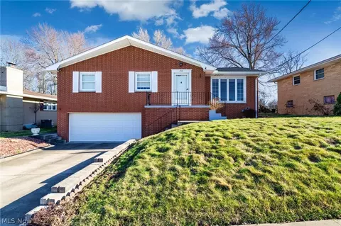 217 Lorraine Dr, Weirton, WV 26062