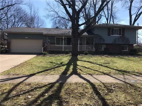 330 Cardinal Dr, Medina, OH 44256