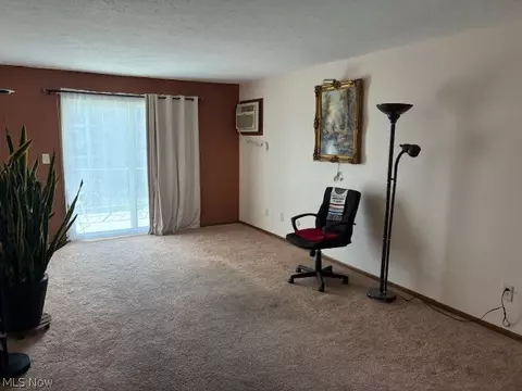 Living - 7374 Eisenhower Dr #3, Boardman, OH 44512 photo 1 of 1
