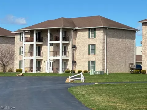 Exterior - 7374 Eisenhower Dr #3, Boardman, OH 44512 photo 4 of 4