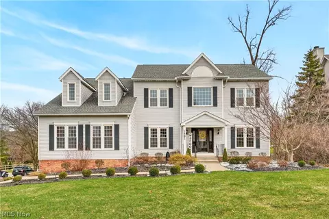7582 Wilton Ln, North Royalton, OH 44133