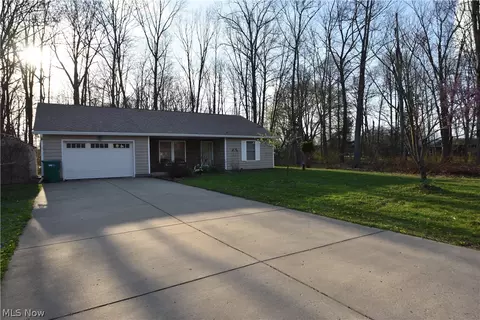 8230 Stadler Ave, Boardman, OH 44512