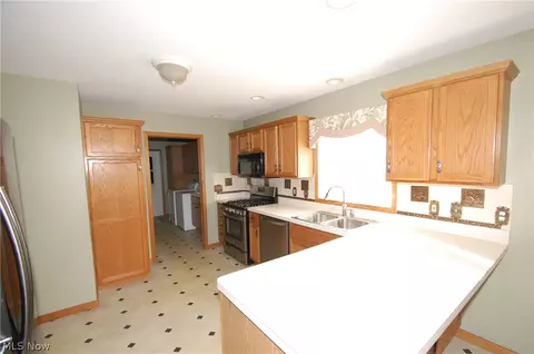 Kitchen - 7863 Walnut St #A, Boardman, OH 44512 photo 4 of 4