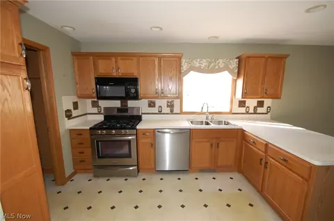 Kitchen - 7863 Walnut St #A, Boardman, OH 44512 photo 1 of 4