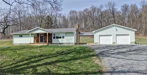 3265 Yorkview Rd SW, New Philadelphia, OH 44663