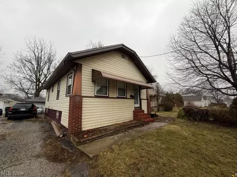 845 Concord Ave, Akron, OH 44306