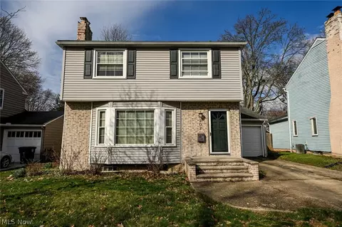 202 Westover Dr, Akron, OH 44313