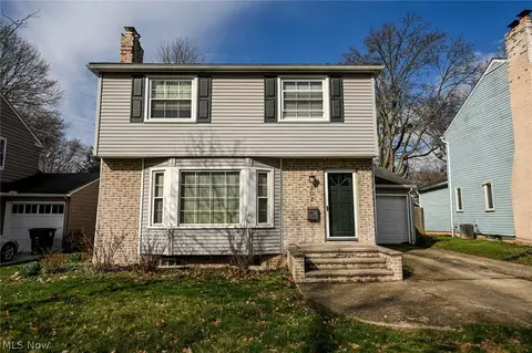 202 Westover Dr, Akron, OH 44313