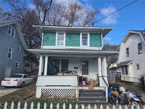958 Inman St, Akron, OH 44306