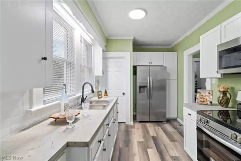 Kitchen - 462 Spaulding St, Akron, OH 44310 photo 2 of 2