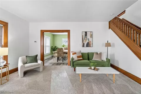 Living - 462 Spaulding St, Akron, OH 44310 photo 2 of 4