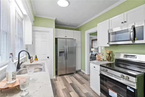 Kitchen - 462 Spaulding St, Akron, OH 44310 photo 1 of 2