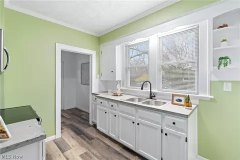Entry Way - 462 Spaulding St, Akron, OH 44310 photo 1 of 2