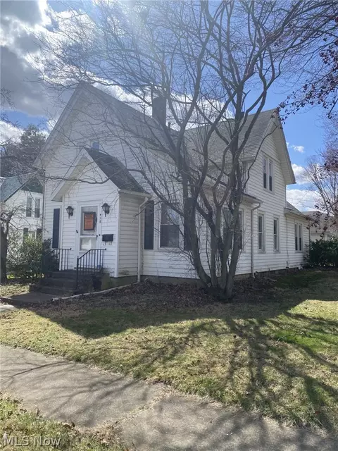 418 Adams Ave, Huron, OH 44839 photo 9