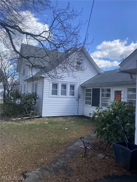 418 Adams Ave, Huron, OH 44839 photo 5