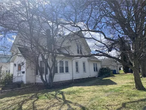 418 Adams Ave, Huron, OH 44839 photo 4