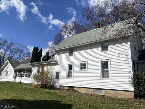 418 Adams Ave, Huron, OH 44839 photo 3