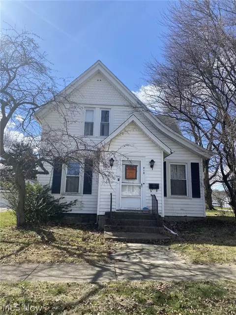 418 Adams Ave, Huron, OH 44839