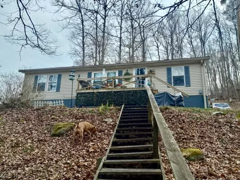 2742 Laurel Creek Rd, Waverly, WV 26184