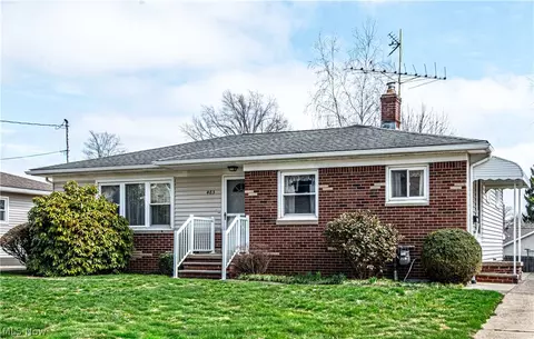 483 Hillman Rd, Akron, OH 44312