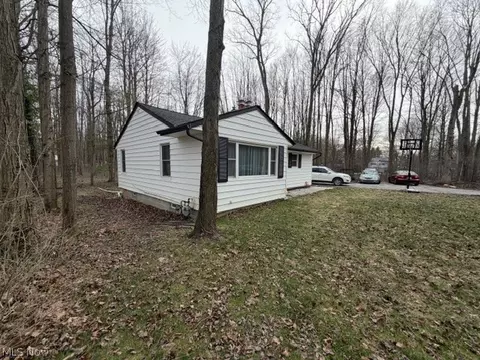 Exterior - 35180 Solon Rd, Solon, OH 44139 photo 4 of 10