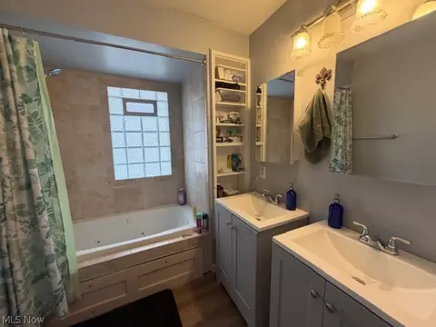 Bath - 35180 Solon Rd, Solon, OH 44139 photo 1 of 5