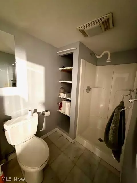 Bath - 35180 Solon Rd, Solon, OH 44139 photo 4 of 5