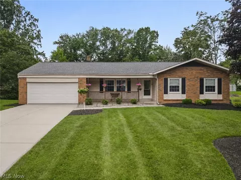 8420 Sunnydale Dr, Brecksville, OH 44141