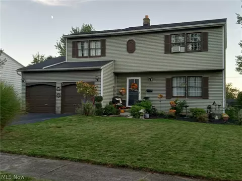 13578 Foxcroft Dr, Garfield Heights, OH 44125