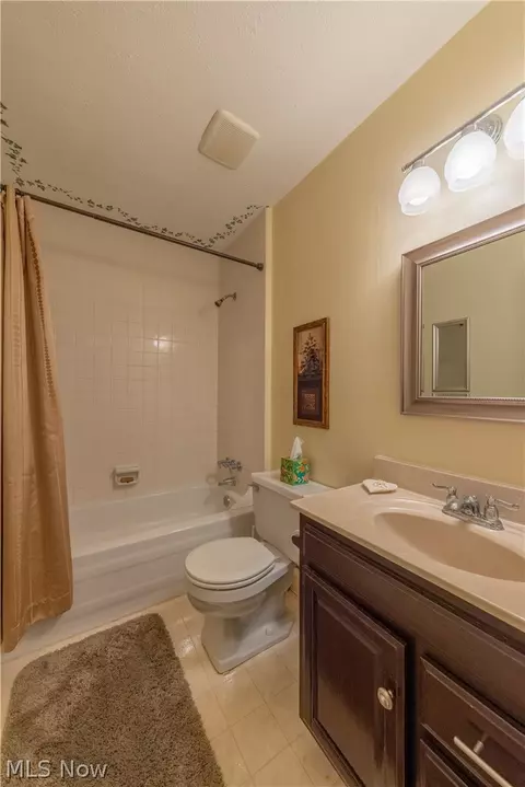 Bath - 9633 Ryan Dr, Mentor, OH 44060 photo 2 of 2