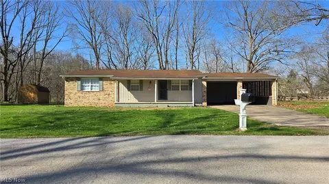 22 Mill Stream Rd, Elizabeth, WV 26143