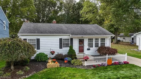 169 Kempton Dr, Berea, OH 44017