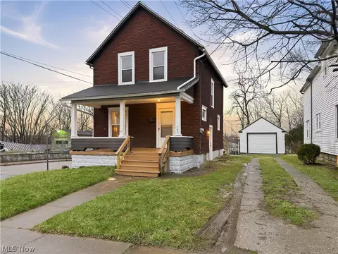 702 Dickson St, Youngstown, OH 44502