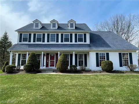 8820 Chaucer Blvd, Broadview Heights, OH 44147