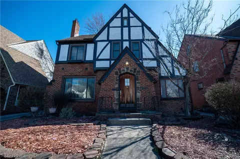 285 E 216th St, Euclid, OH 44123