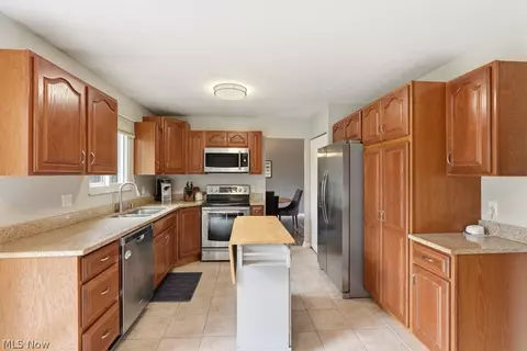 32430 N Roundhead Dr, Solon, OH 44139 photo 16