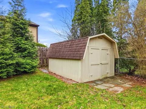 32430 N Roundhead Dr, Solon, OH 44139 photo 33