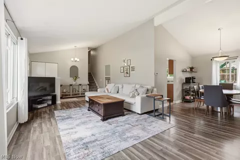 32430 N Roundhead Dr, Solon, OH 44139 photo 8