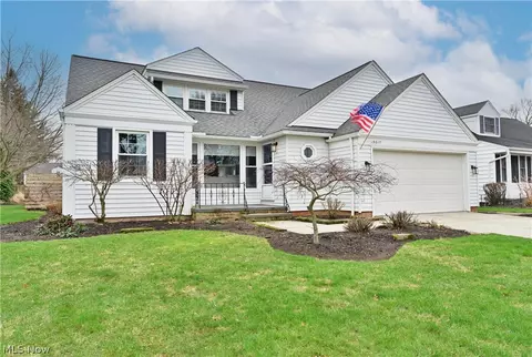 19017 Colahan Dr, Rocky River, OH 44116